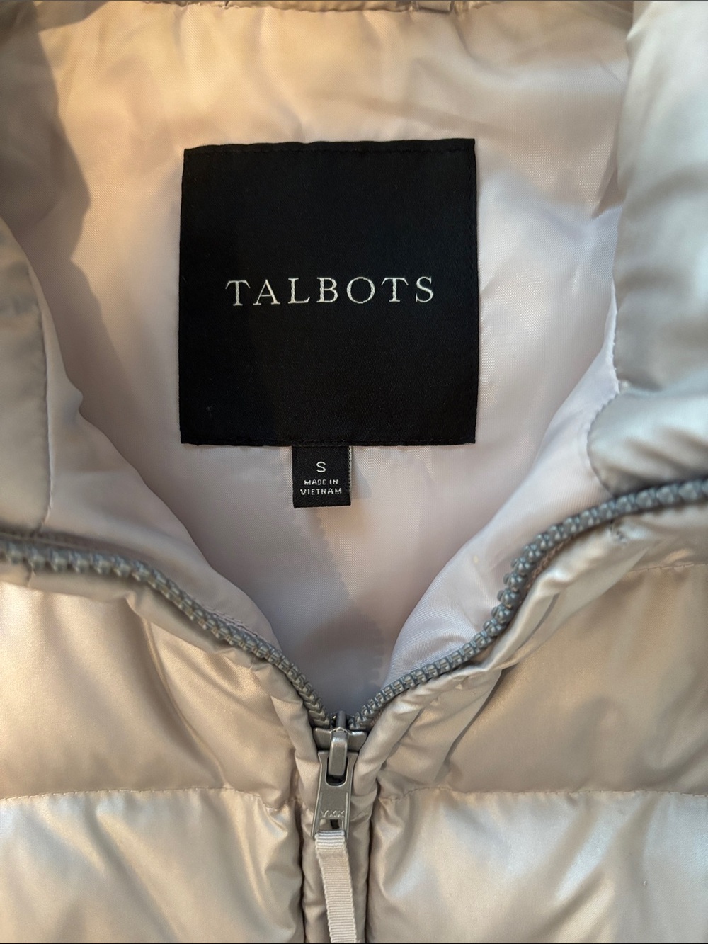Talbots Quilted Packable Puffer Vest in Gray Size Small - Picture 3 of 3